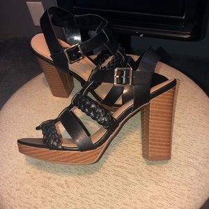 American Eagle chunky heal sandal. Size 7.5